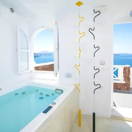 Luxury Santorini Cozy 1 Bedroom Indoor Plunge Pool & Caldera *