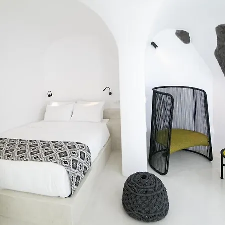 Luxury Santorini Cozy 1 Bedroom Indoor Plunge Pool & Caldera