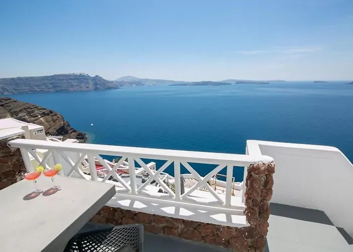 Luxury Santorini Cozy 1 Bedroom Indoor Plunge Pool & Caldera