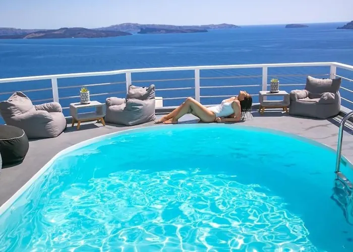 Luxury Santorini Cozy 1 Bedroom Indoor Plunge Pool & Caldera Thólos